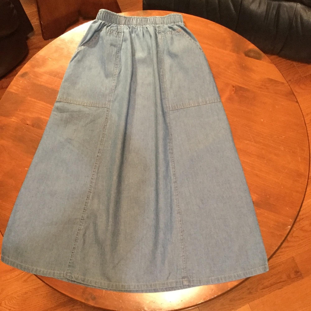 BFA Classic Denim Skirt with pockets